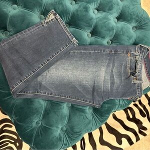 Lucky Brand Women’s Charlie skinner skinny cropped jeans.